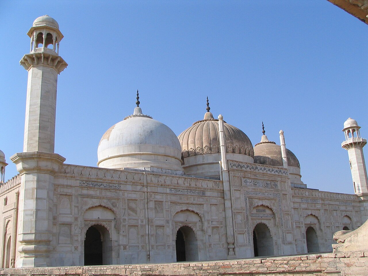 Week-End in Multan, Bhawalpur, Uch Sharif and Derawar (3 Days)