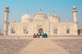 Week-End in Multan, Bhawalpur, Uch Sharif and Derawar (3 Days)